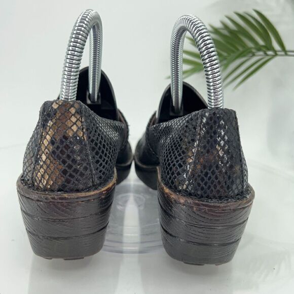 Born Toby Clogs Womens 6 36.5 Black Gold Metallic Leather Shoes Platform Wedge - Picture 7 of 16